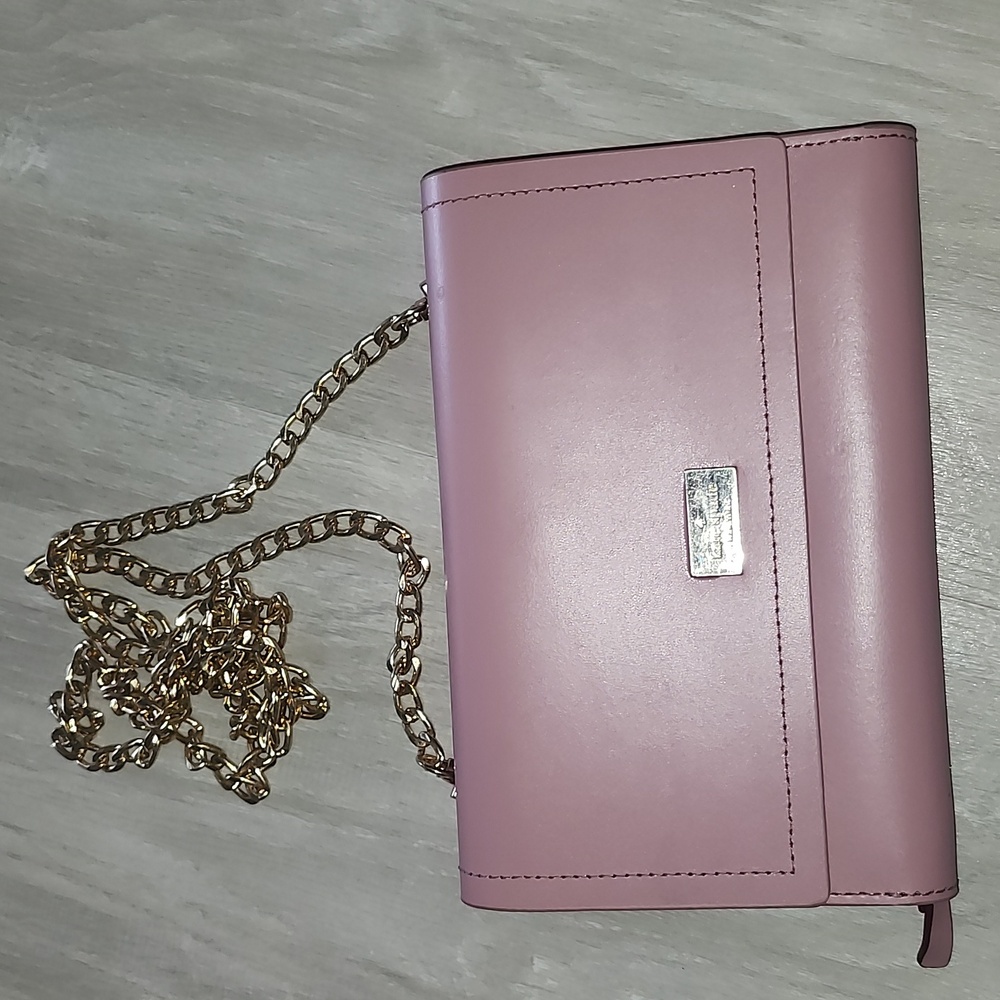Kate Spade Wallet with Gold Chain - Picture 2 of 10
